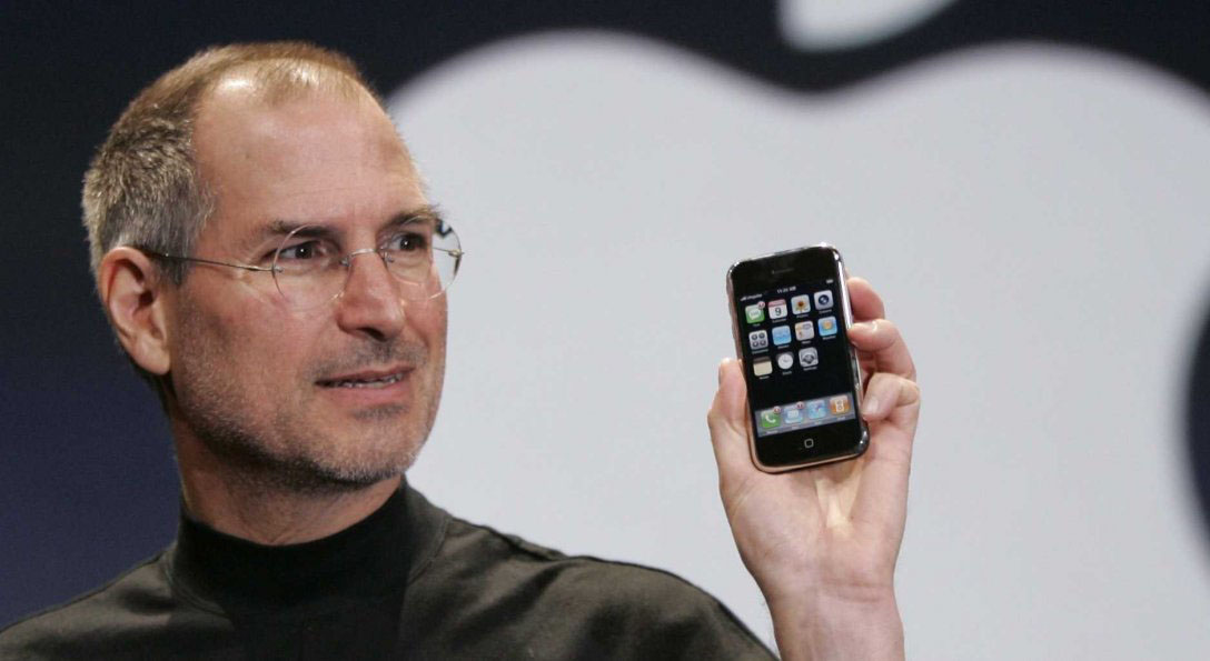 Ce telefon aveați când Steve Jobs anunța primul iPhone?
